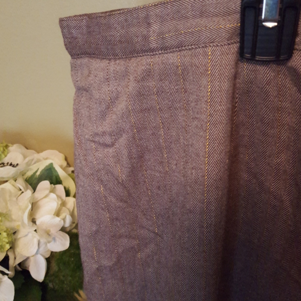 Woman's herringbone slacks - Picture 2 of 6